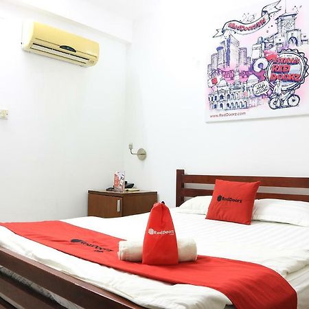 فندق Reddoorz Near Gia Dinh International Hospital مدينة هوشي منه المظهر الخارجي الصورة