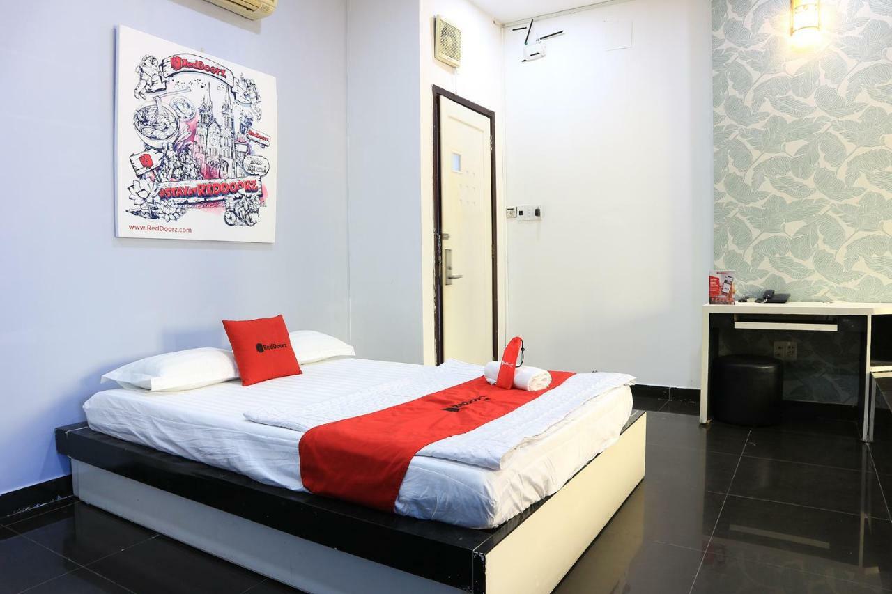 فندق Reddoorz Near Gia Dinh International Hospital مدينة هوشي منه المظهر الخارجي الصورة